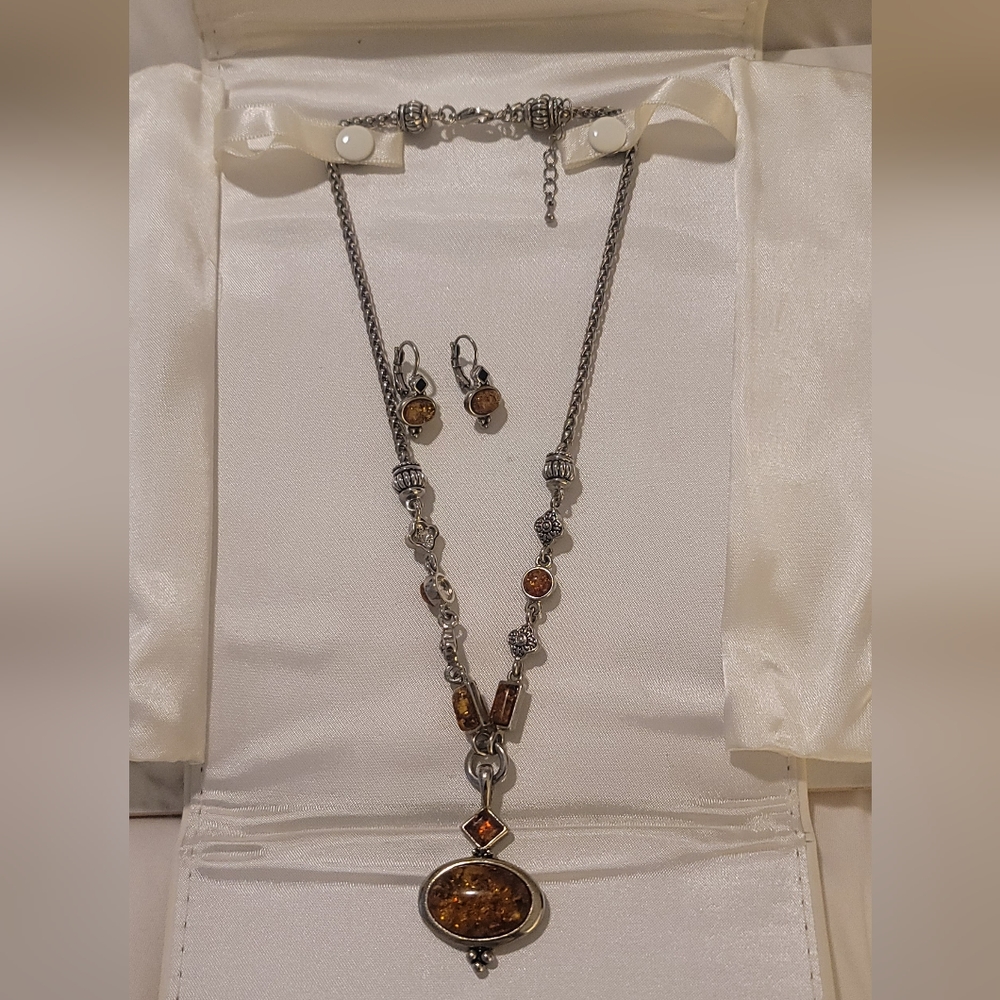 Premier Designs Safari Necklace & Earrings Set